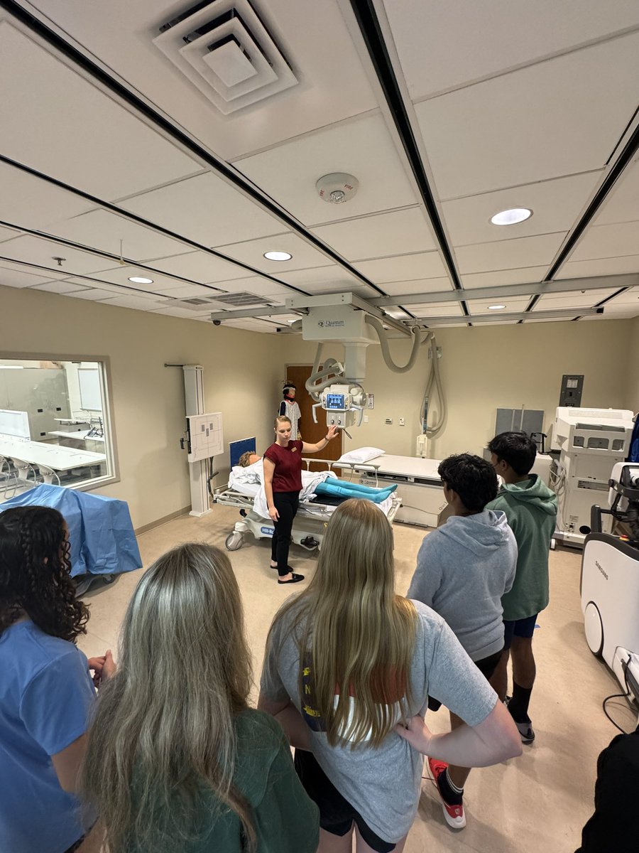 ghhscareers's tweet image. Our students had a great time at the Health Science Symposium! We learned about MANY different careers in the health care industry! 

Thank you to @waketechcc for hosting!