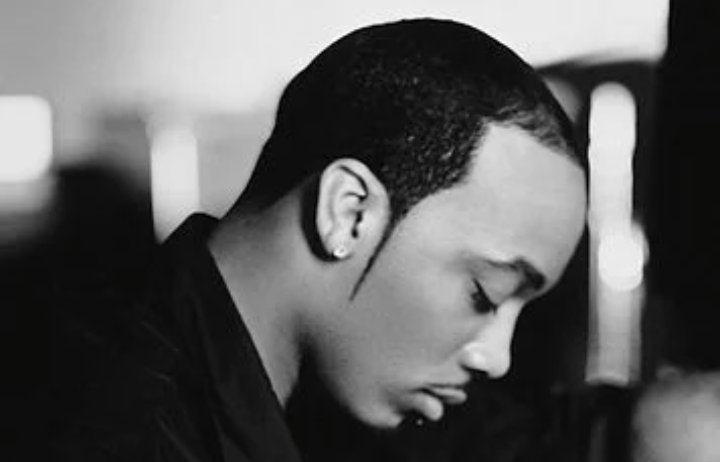 [DEEP GENTLY AND Sweet🍷🎵]

Can't we wait a minute
 Cause baby for the first time
I feel like Im in love....

(🎵CAN'T WE WAIT A MINUTE🎵)

(🎙RAHSAAN PATTERSON🎙)