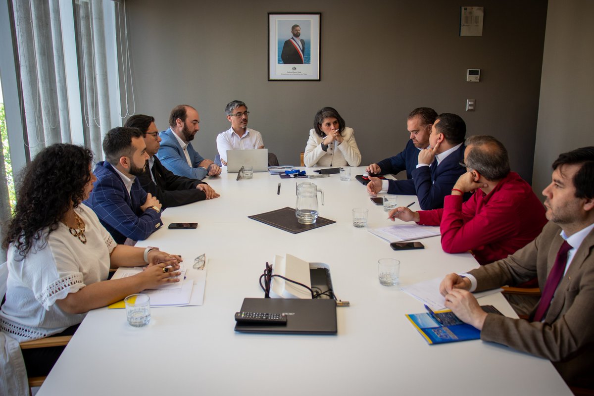 Esta tarde nos reunimos con el Gobernador del Biobío, Sergio Giacaman García, y con el alcalde de Concepción, Héctor Muñoz Uribe, para avanzar en conjunto en importantes proyectos de inversión pública para la zona.