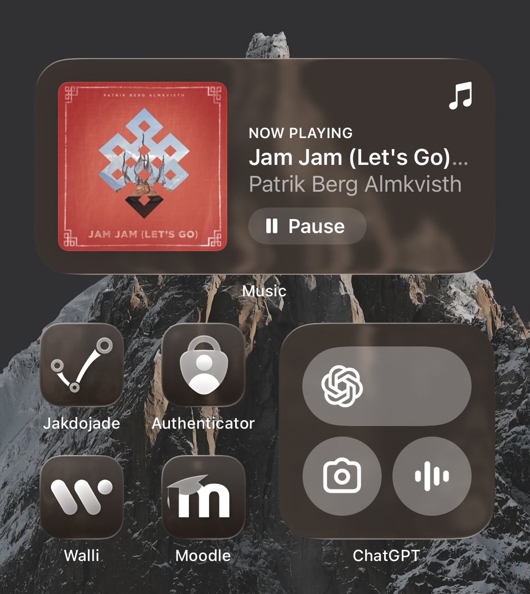 What I LOVE about the stock iOS customization is that it applies to EVERY app and widget 😍

I’m seriously curious when Android will be able to do this by default…