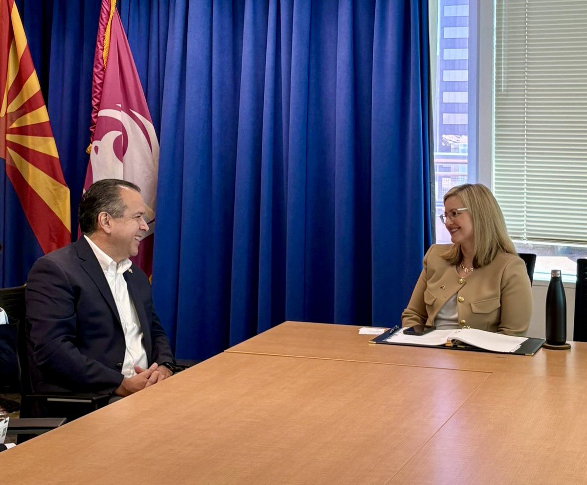 tonoastiazaran's tweet image. Un gusto reunirme nuevamente con Kate Gallego (@MayorGallego), Alcaldesa de Phoenix, para continuar fortaleciendo la relación entre nuestras ciudades.

Hermosillo y Phoenix compartimos una visión en innovación, desarrollo económico y sustentabilidad, y seguiremos trabajando…