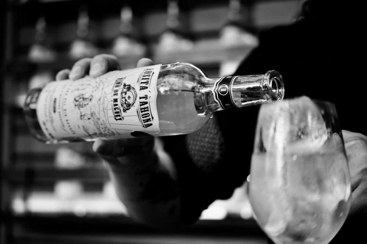 Siempre he dicho que el mérito no es tener grandes ideas en una mesa de cantina, sino al día siguiente empezar a buscar la manera de realizarlas y obstinarse hasta hacerlo. Altar pagano, por Eduardo Ramírez #diariodeunanimalsimbólico en 👇revistaposdata.com/altar-pagano/
