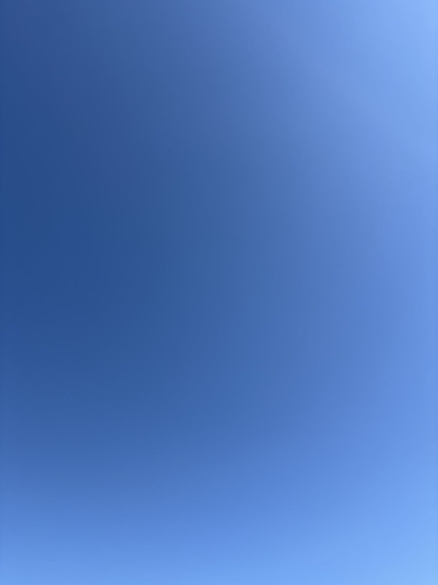BlanAndCo's tweet photo. @cathbertrand5 Le bleu du ciel… https://t.co/qXCio412aR