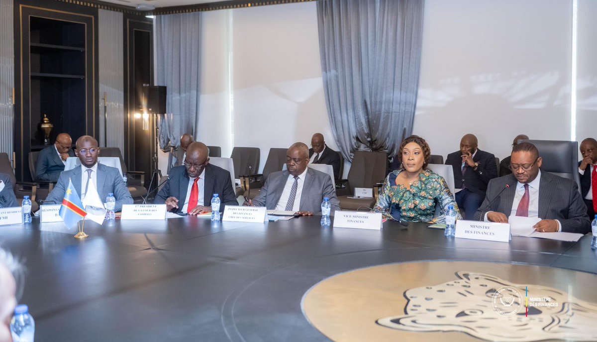 Ministère des Finances, RDC (@financesrdc) on Twitter photo Le Ministre des Finances, Doudou Fwamba <a href="/LikundeR/">Doudou R. FWAMBA LIKUNDE</a> Li-Botayi, a présidé ce mardi 7 octobre 2025 la réunion de haut niveau du Cadre permanent de concertation et de suivi de la réforme des finances publiques, en présence des ambassadeurs et partenaires techniques et financiers de la Le Ministre des Finances, Doudou Fwamba <a href="/LikundeR/">Doudou R. FWAMBA LIKUNDE</a> Li-Botayi, a présidé ce mardi 7 octobre 2025 la réunion de haut niveau du Cadre permanent de concertation et de suivi de la réforme des finances publiques, en présence des ambassadeurs et partenaires techniques et financiers de la