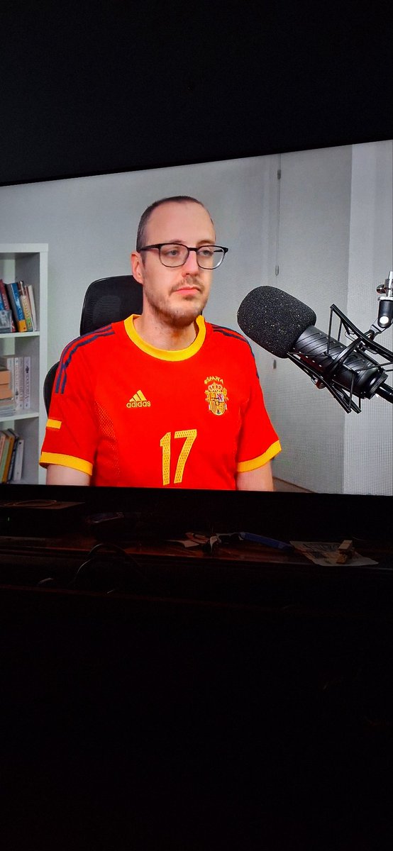 DisenosMy's tweet image. Alguien me puede poner en contexto porque un tipo que está en otro continente, está tan ensañado con la mierda que pasa en el futbol de acá? Igual me divierte ver cómo los doma a todos