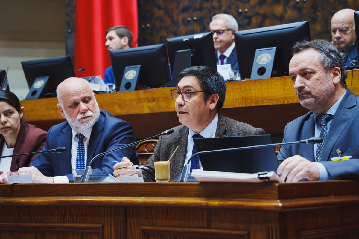 SubseInterior's tweet photo. ▶️ Los subsecretarios Víctor Ramos y Francisca Perales, encabezados por el ministro Álvaro Elizalde, asisten a la subcomisión mixta de Presupuesto para la revisión de la partida del @min_interior del 2026. https://t.co/ehc2TTCiaR