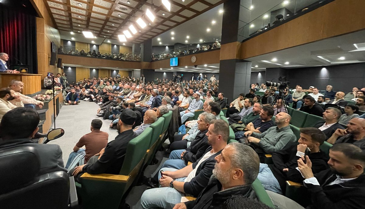Bu süreçle Ebû Ubeyde gibi öyle maskeli adamlar gördük ki onlar maskeleriyle, asıl yüzünü göstermeyen hainlerin maskelerini sıyırdılar.

7 Ekim’le birlikte nasıl yeni bir sürecin şahidi olduysak, Sumud Filosu ile birlikte de yepyeni bir sürecin şahidi olacağız inşallah.

Şu