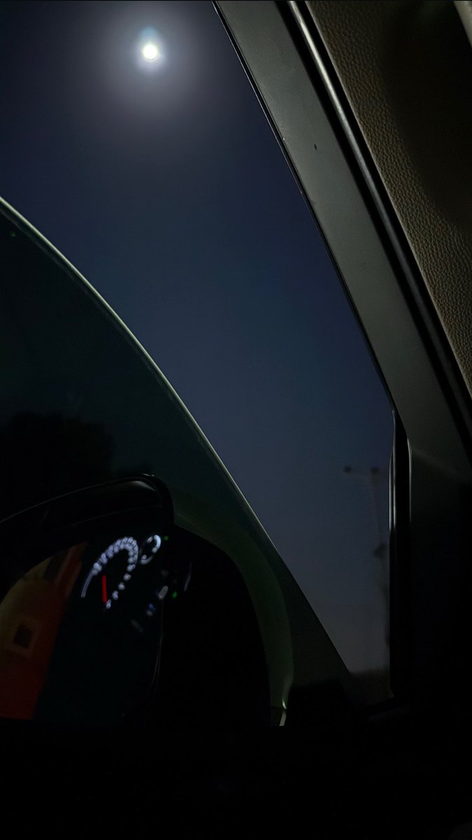 قانع بـ الوقت لو به ما قويت 
وقانع بـ الحظ لوّ هو منطوي