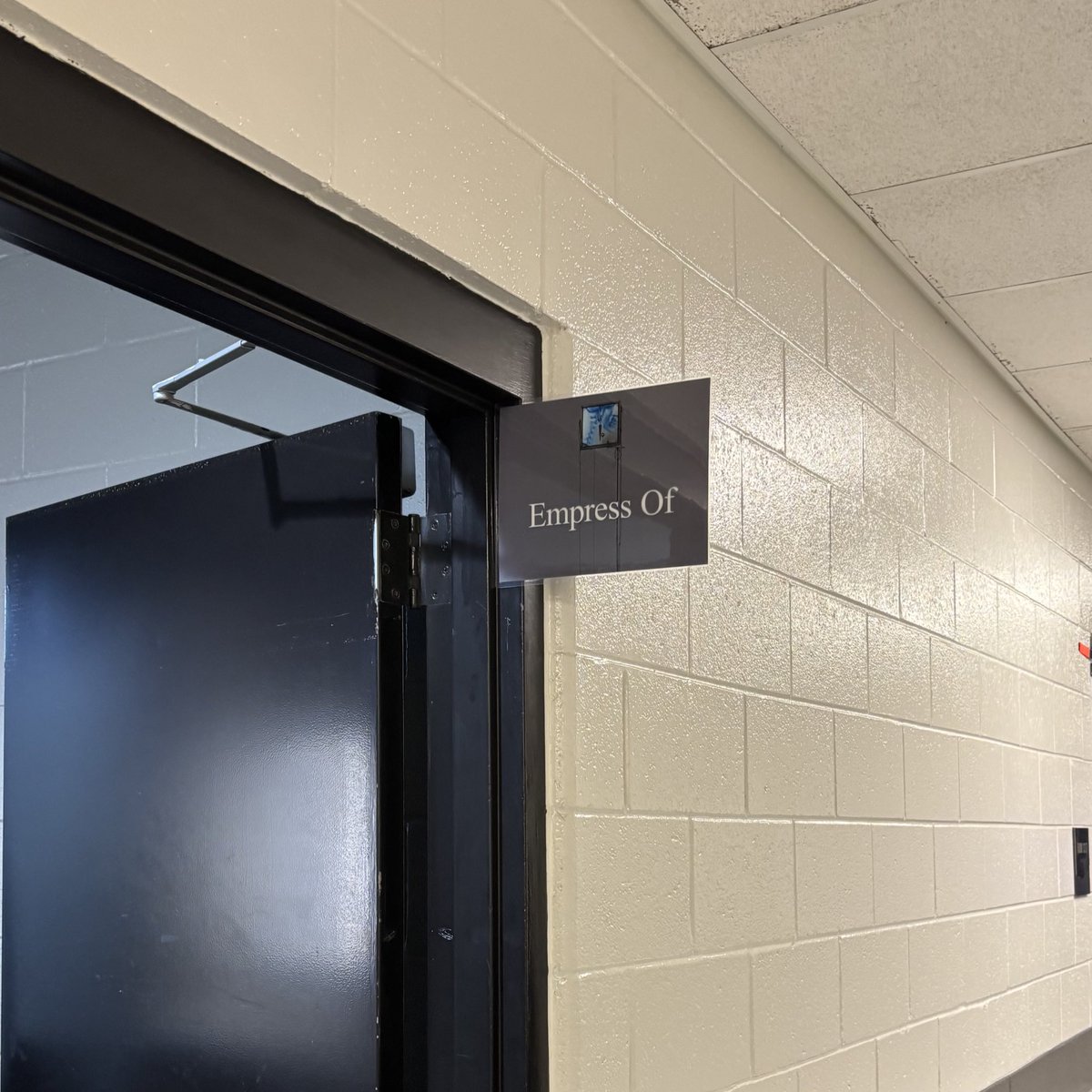 Empress Of tweet media