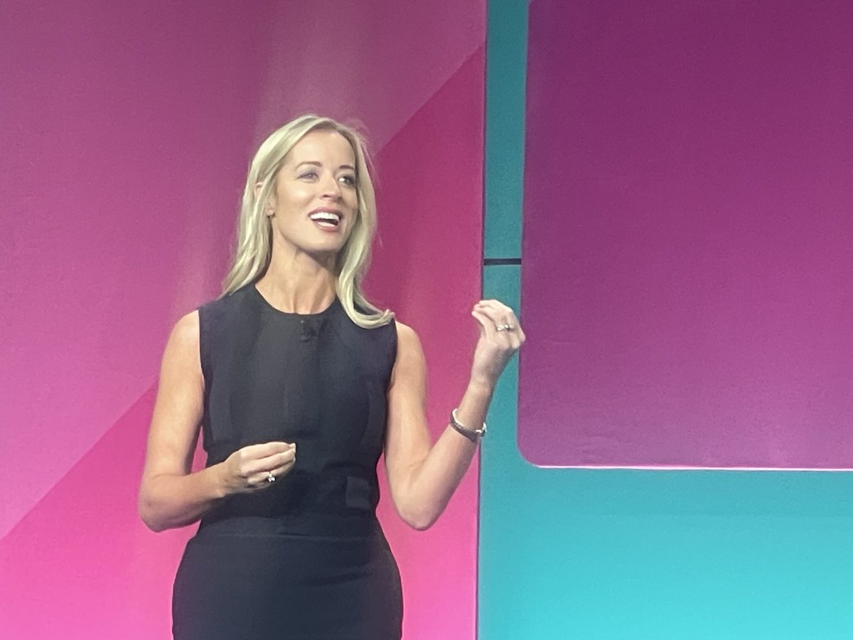 ValoirView's tweet image. Loyalty-led growth anyone? #sap_cx CMO Jessica Keehn kicking off the #CX keynote #SAPConnect