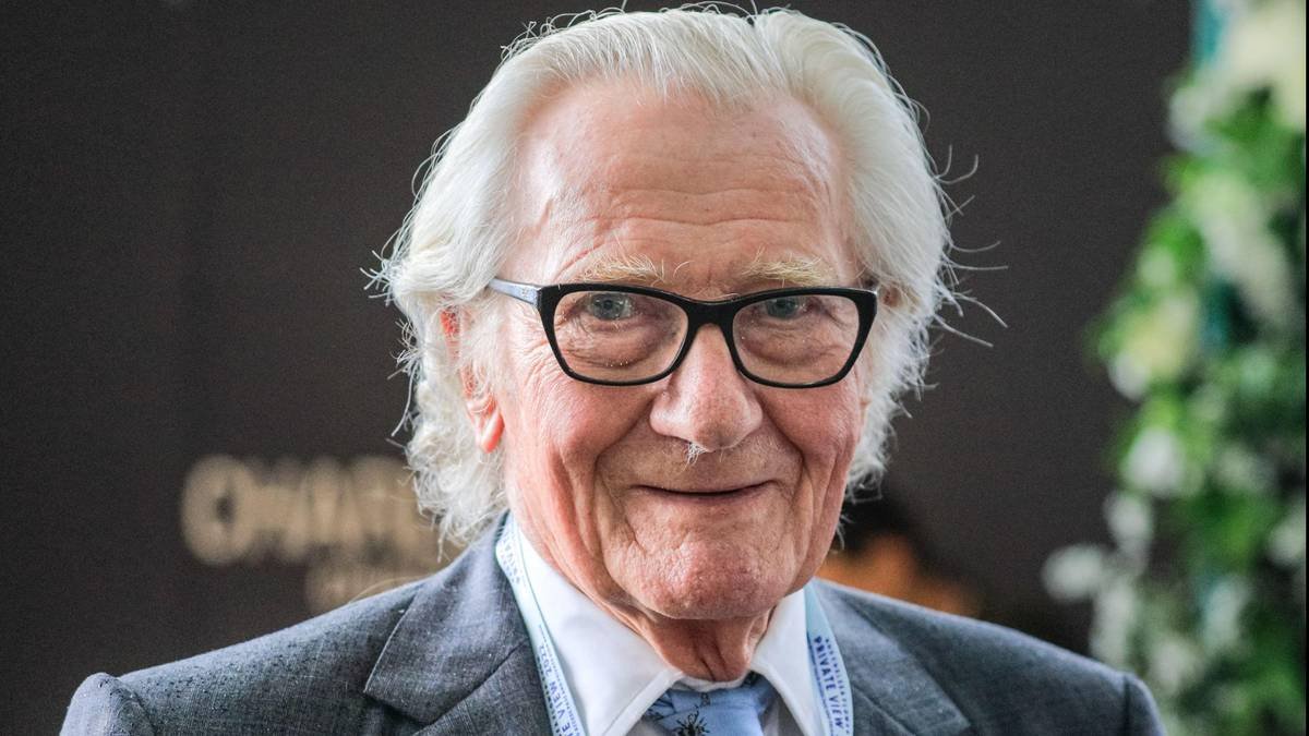 Patrici89225734's tweet image. I never thought I would write these words but Michael Heseltine is I think the last decent Tory Boris Johnson hasn&apos;t managed to throw to the wolves!
 A real Statesman ❤️