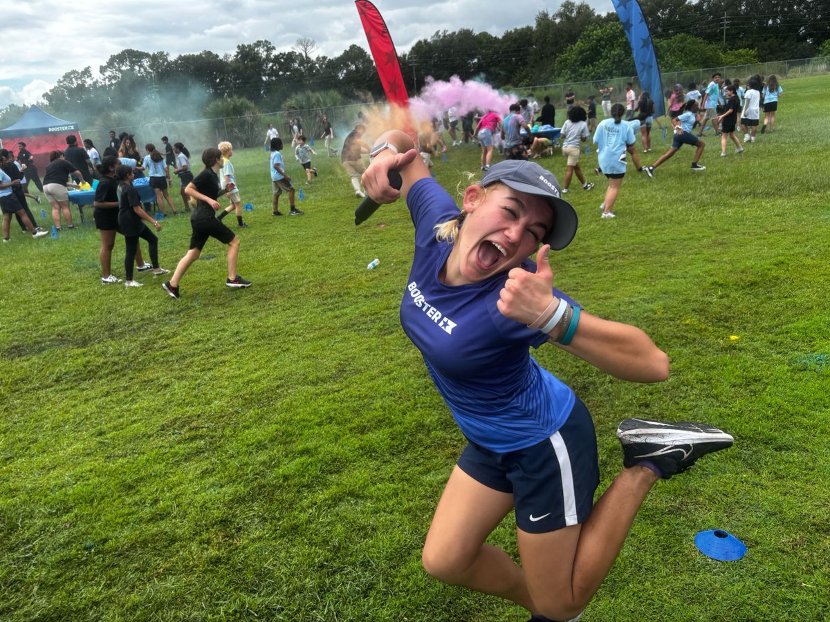 choosebooster's tweet image. How we feel helping students raise money for their schools! 💙🥳

#ChooseBooster #Boosterthon #FunRun #ColorRun