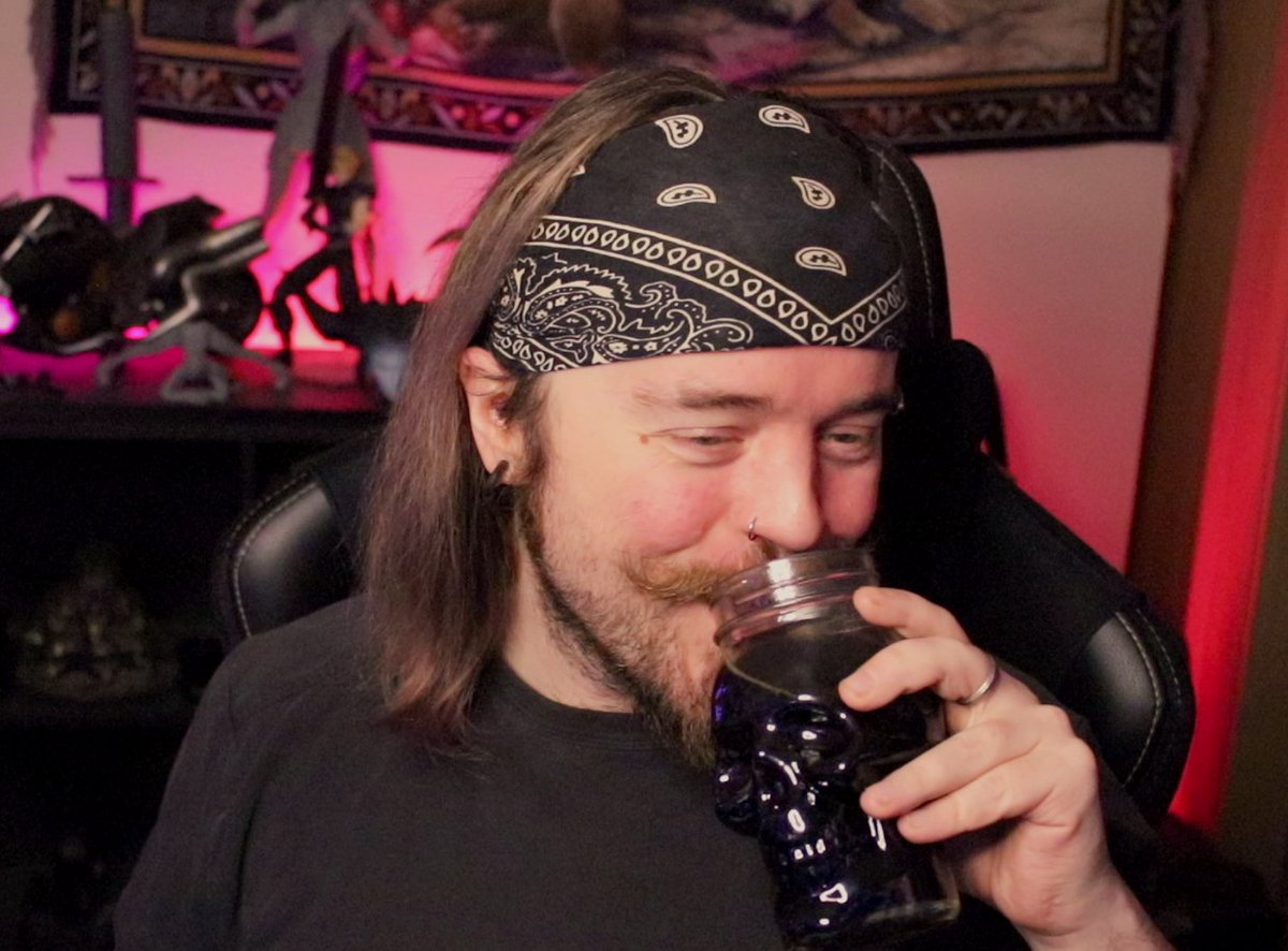 Jolly pirate looking fellow plays new SSF Witch in PoE2 whilst drinking rum and cola from a skull made of glass.

💀twitch.tv/BryanThePirate