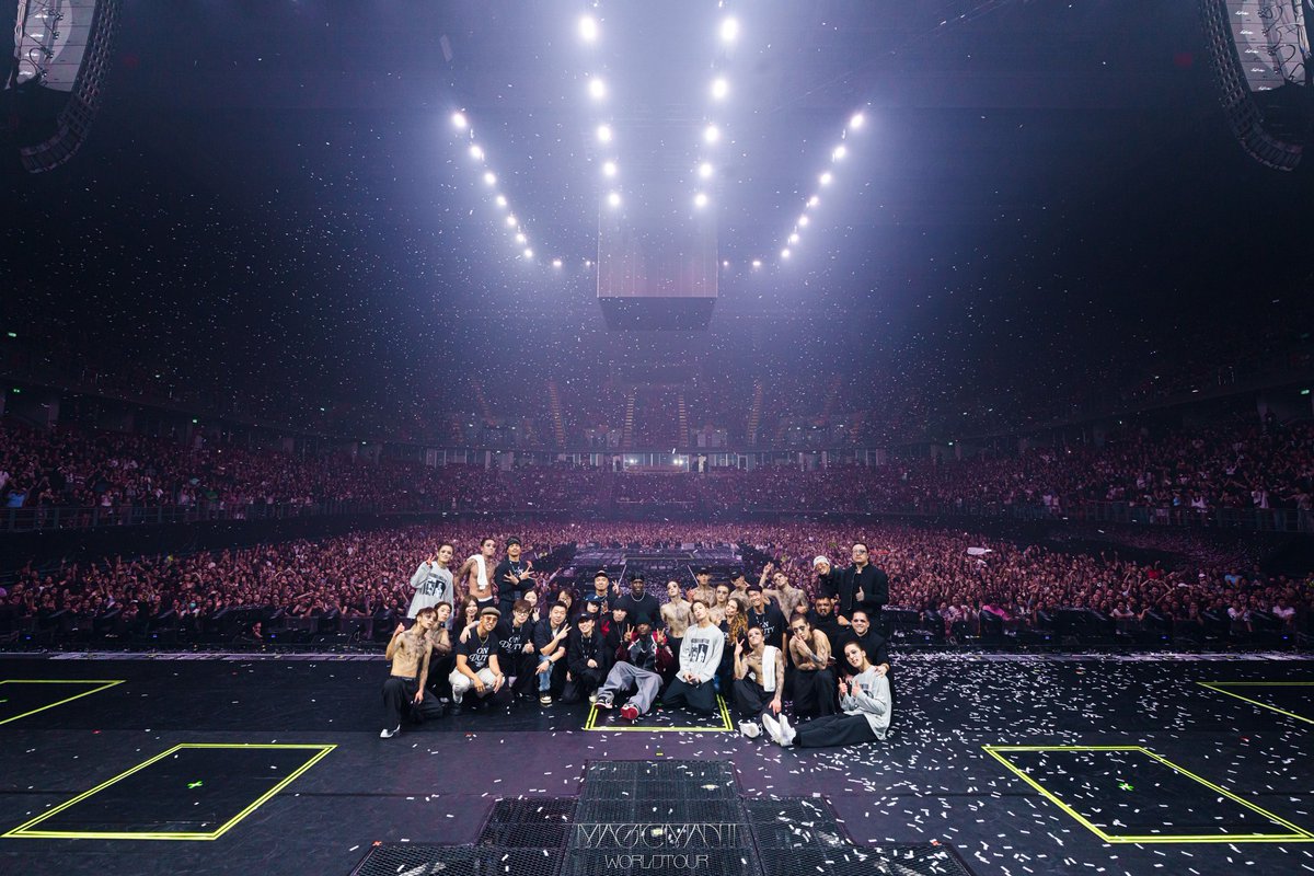 JWG would like to remind everyone to keep a safe distance from the artist and show your support respectfully. It is not acceptable to touch or grab anyone without consent. What happened today and at the concert a few nights ago was disrespectful and invasive.

Jackson deserves to