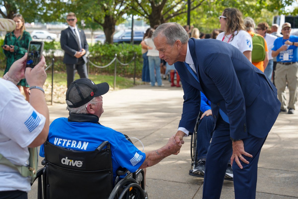 Honored to welcome veterans from South Dakota to Washington, D.C. today. Thank you to these heroes for their service and sacrifice to our nation.