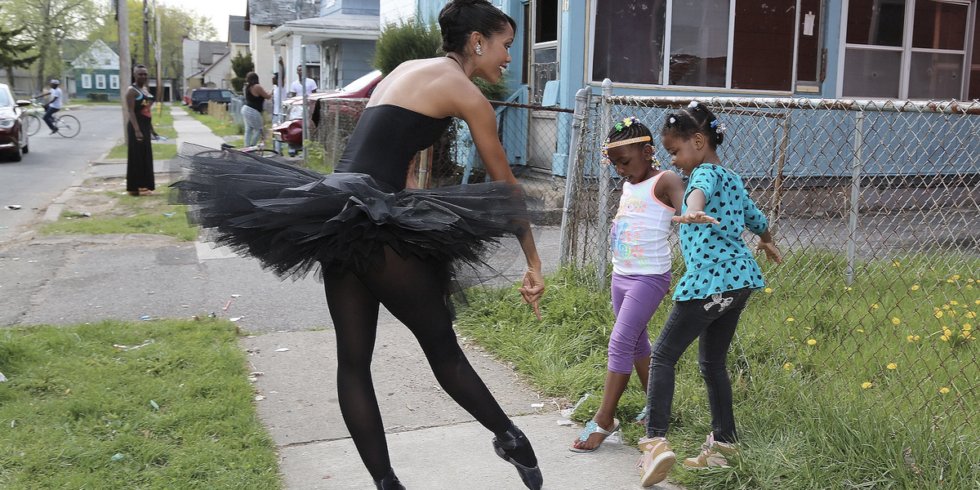 Why Aesha Ash is Wandering Around Inner City Rochester in a Tutu
dancemagazine.com/aesha-ash-ball…