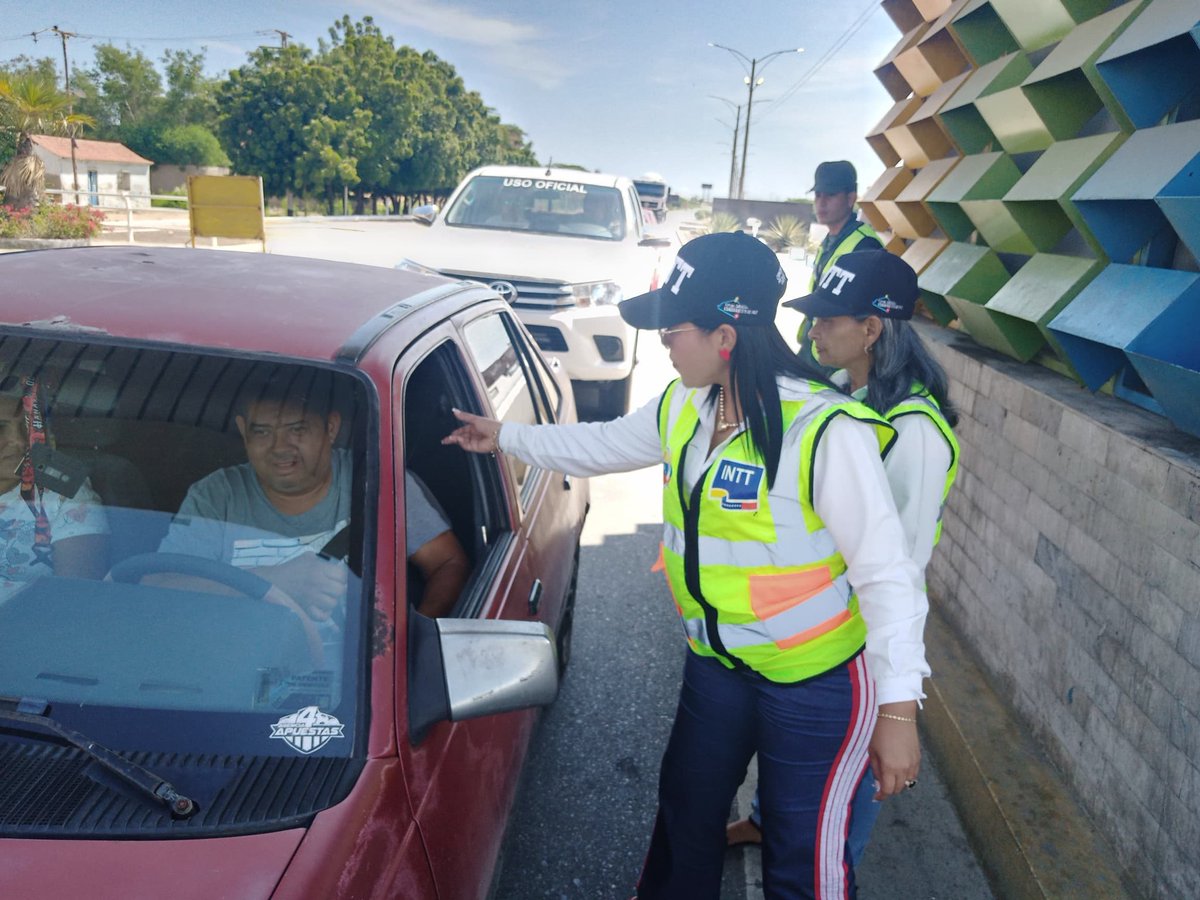 En Punto Fijo estado Falcón, el Instituto Nacional de Transporte Terrestre, se mantiene desplegado en la troncal 4 del municipio Carirubana, con la finalidad de crear conciencia en los conductores y fomentar una cultura de respeto y responsabilidad al conducir.