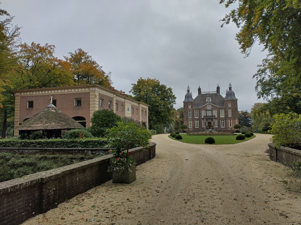 BULLRetrurn's tweet photo. Vanmiddag op tijd klaar met m'n werk dus ff een wandeling gemaakt op #Landgoed #Biljoen in#Velp #Veluwe https://t.co/MffR94bOEy