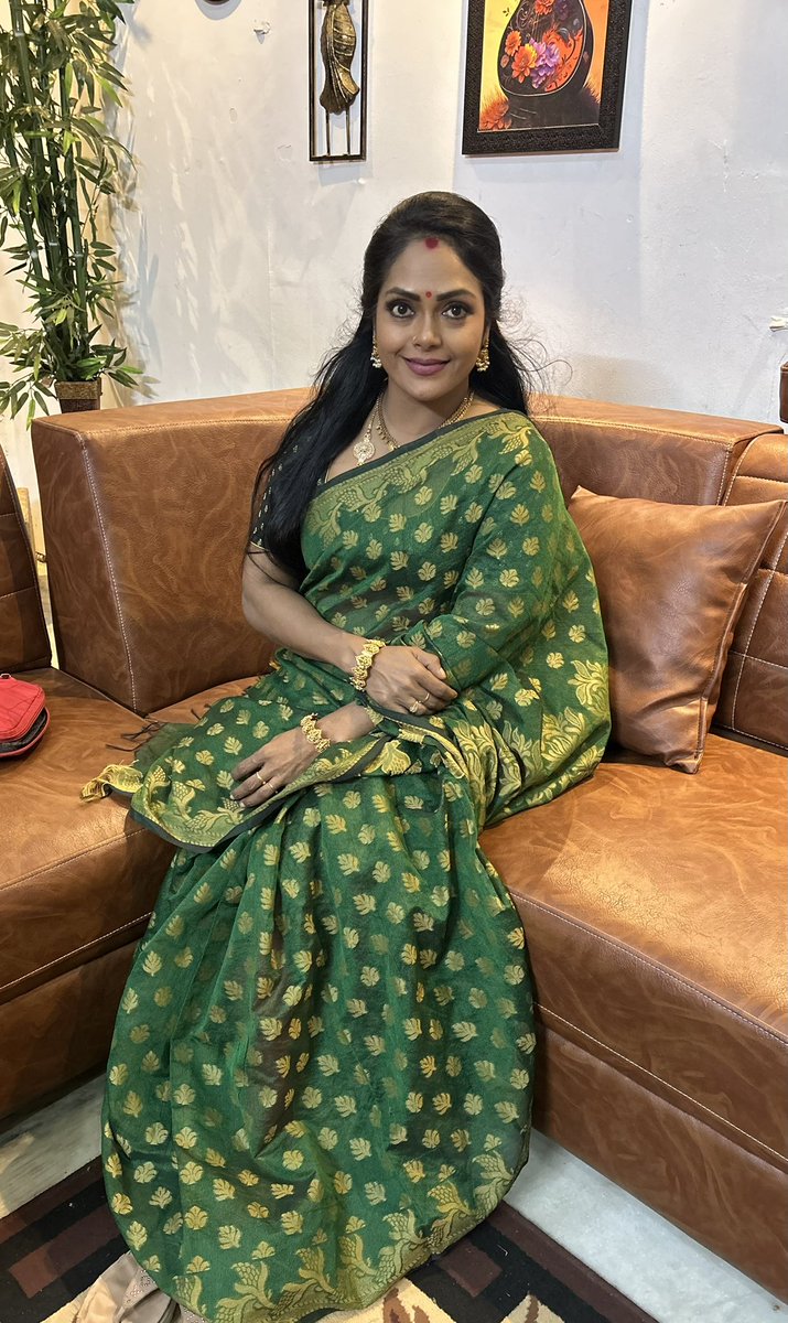 jlxmi11's tweet photo. பாதைகள் மாறினாலும் பயணங்கள் மாறுவதில்லை.! 
Back to where I belong. Acting — my happiness, my growth, my forever.
 #jayalekshmi #actressjayalakshmi https://t.co/09sPnBRsmz