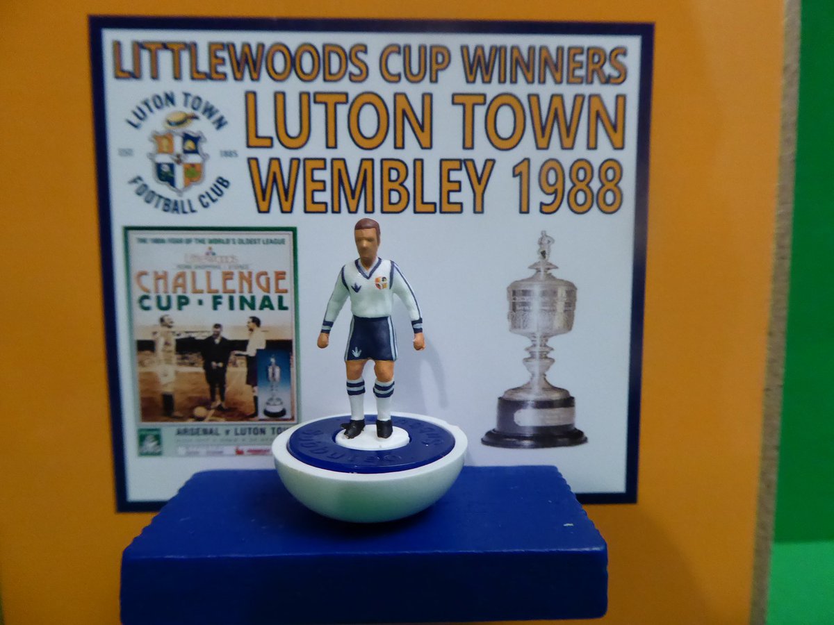 helcol123subbu1's tweet photo. Luton Town range of subbuteo artwork capturing the colourful past glories of the Hatters. DM @helcol123subbu1 to order. #ltfc @lutontownfans @lutontownexile @wearelutontown @lutontownst @hatterstalk @lutontownST @Wearethehatters @OhWhenTheTown #hatters #coyh #luton #lockyer https://t.co/SgiOMi1Pzq