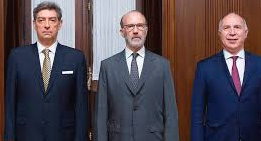 tucba's tweet photo. Con la velocidad d la luz  R. Lorenzetti, H. Rosatti y C. Rosenkrantz resolvieron la extradición d Fred Machado a EE.UU. Tenían la causa desde hace 3 años y 4 meses. En menos d 2 semanas se la sacaron d encima. Ahora decide Milei.  Machado ya le envió varios mjs en clave mafiosa https://t.co/WrKbjmpN5d