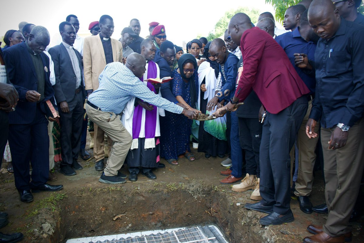 H.E. Josephine Lagu Yanga Attends Burial of Her Late Brother, Prof. Eng. Benedict
Sebit Lagu Yanga in Nimule.

H.E. Josephine Lagu Yanga, Vice President of the Republic of South Sudan and Chair of the Service Cluster, together with family,friends, and government officials,