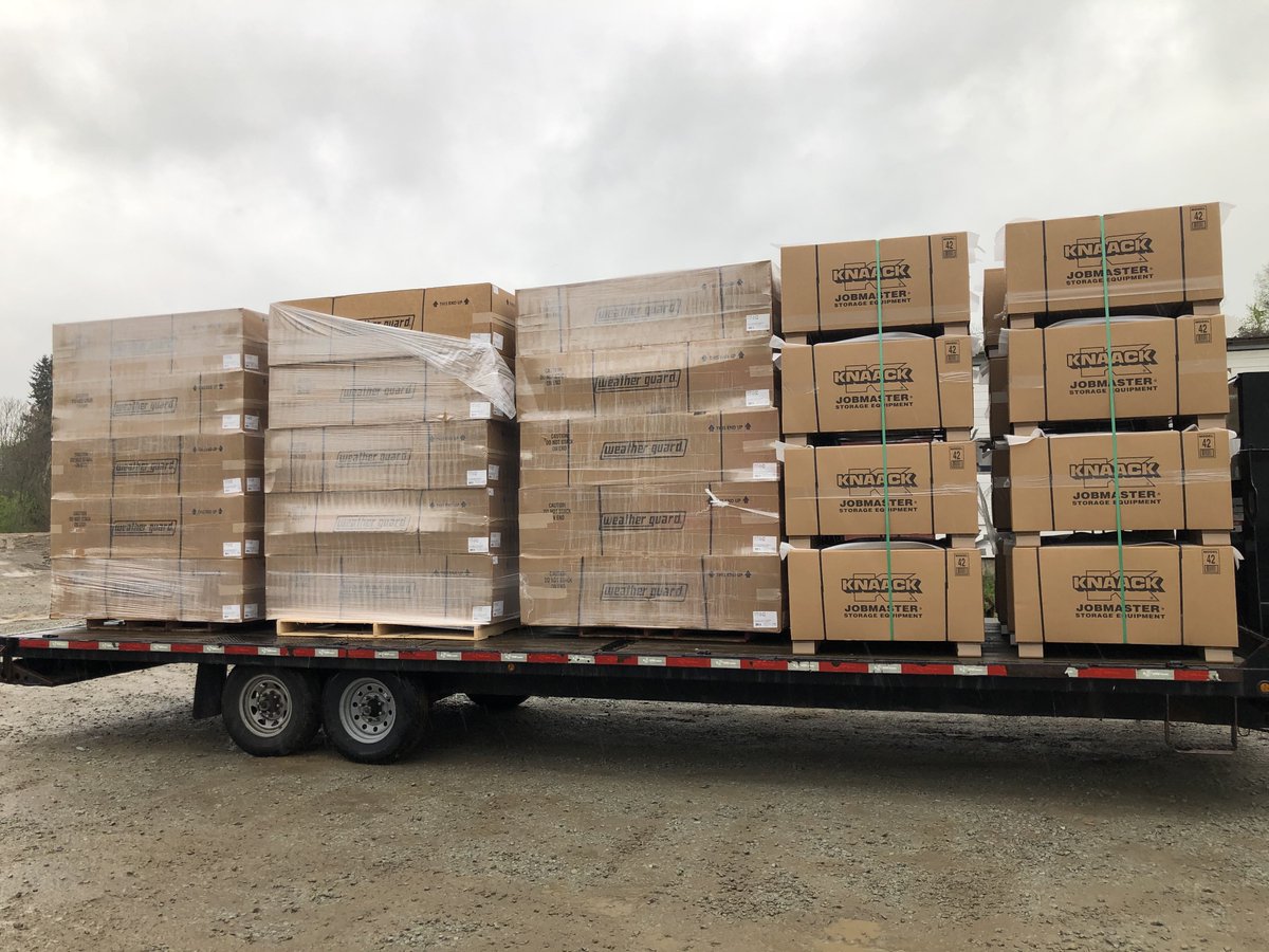 CantCrackKnaack's tweet image. Big deliveries for bigger jobs.
📸: Brian Neely
Learn more: bit.ly/4mEd2R6
#knaack #cantcrackknaack #construction #jobsite #bluecollar #delivery