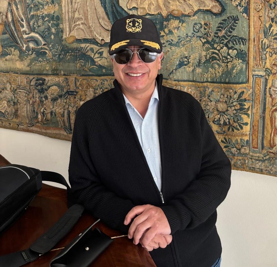 - Mi nombre es Pon.
Ham Pon.