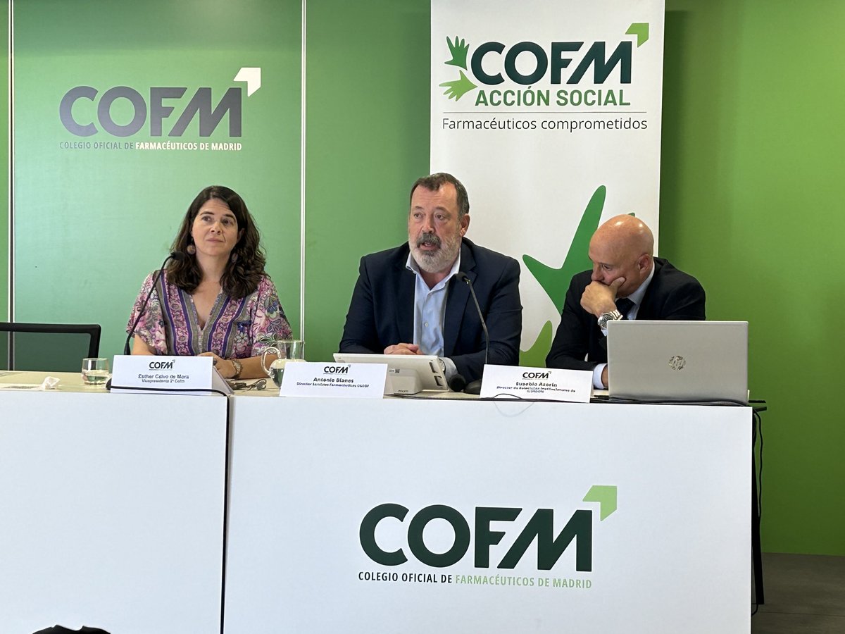 La base de datos de medicamentos de la APP 📲 se actualiza frecuentemente con el objeto de recoger las últimas modificaciones y novedades habidas e integradas por parte de <a href="/Farmaceuticos_/">Consejo General Colegios Farmacéuticos</a> en un compromiso de actualización continuada. #MedicamentoAccesiblePlus