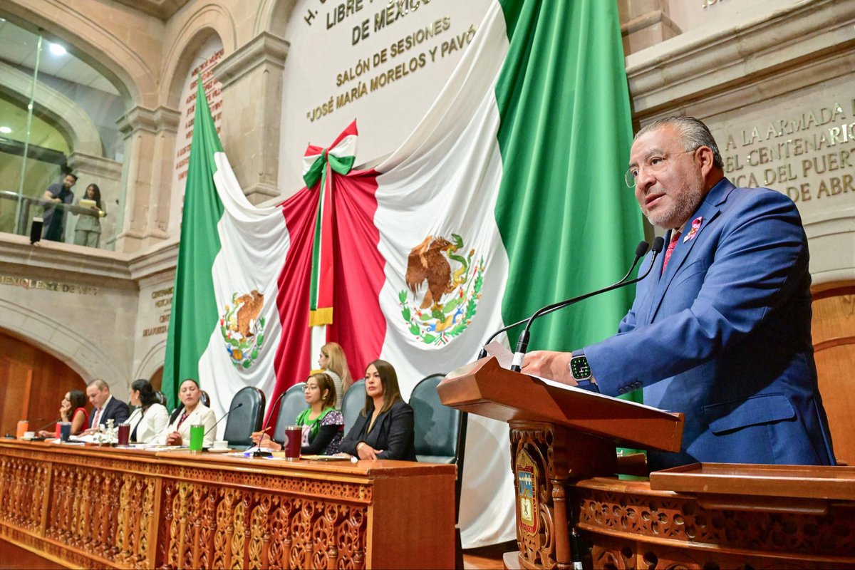 horacioduarteo's tweet photo. Hoy comparezco con responsabilidad y con un profundo respeto ante el @CongresoEdomex.
 
Rendir cuentas no es únicamente una obligación constitucional, es un deber moral frente a quienes nos dieron su confianza para lograr la transformación del #EstadoDeMéxico.
#DelfinaInforme https://t.co/PtGgaoUZ9x