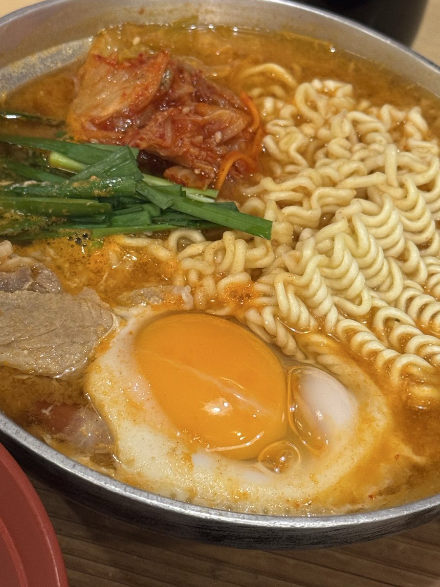 Positiv55555's tweet photo. 夜ご飯食べる暇なかったので
こんな時間に食べるメニューやないと思うだけで現実お腹空いたので食べたった🤪
🌕月見キムチチゲ鍋
💧雨で満月は雲隠れ🥹
一人ぼっちの帰り道🏘🚗 𓂃 𓈒𓏸
#満月
#ハンターズ・ムーン
#justalone https://t.co/pecQo62Fkb