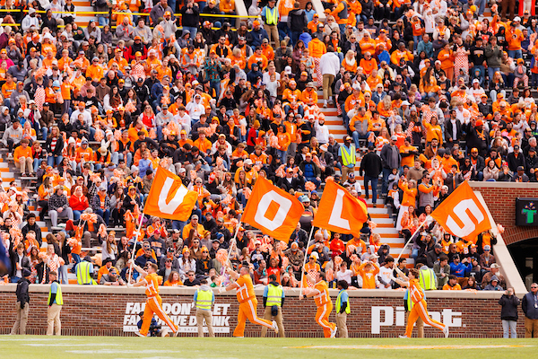Ready to be a Vol? 🍊 Review upcoming admissions deadlines:
📆  11/1 : Early Action Submission Deadline  
📆  11/15: Early Action Completion Deadline  
📆  12/15: Regular Decision Submission Deadline  
📆  1/15: Regular Decision Completion Deadline 

admissions.utk.edu/important-date…