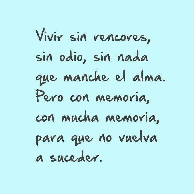 frasesfavor's tweet image. Con memoria para no olvidar lo cruel que fue.