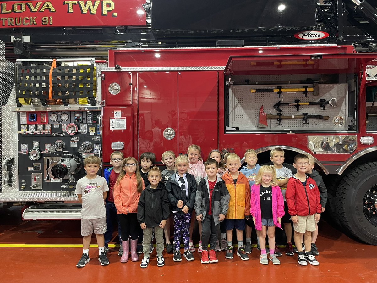 awmokindergrade's tweet image. We had a great time at the fire station. Thank you Monclova Fire Department!