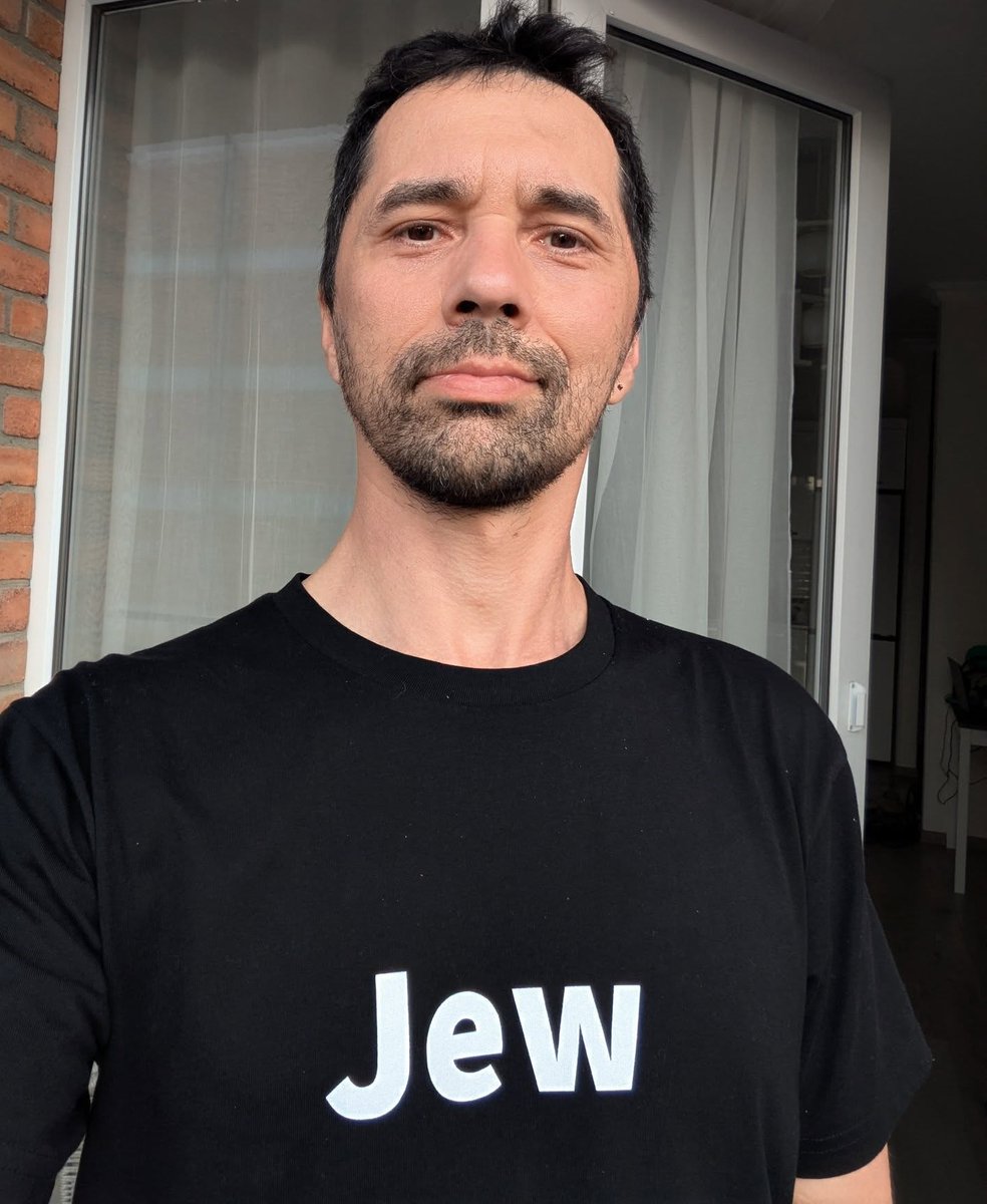 Вчера, 7 октября, исполнилось ровно два года с того дня, когда закомплексованные, завистливые, необразованные, сексуально озабоченные дикари целенаправленно убили более 1200 мирных людей, включая женщин и детей.

Я - на стороне жертв.