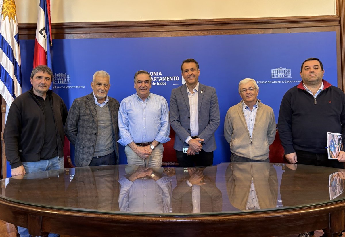Intendente mantuvo reunión por Pista Regional de Atletismo en Nueva Helvecia. Ver más en colonia.gub.uy
#intendenciadecolonia