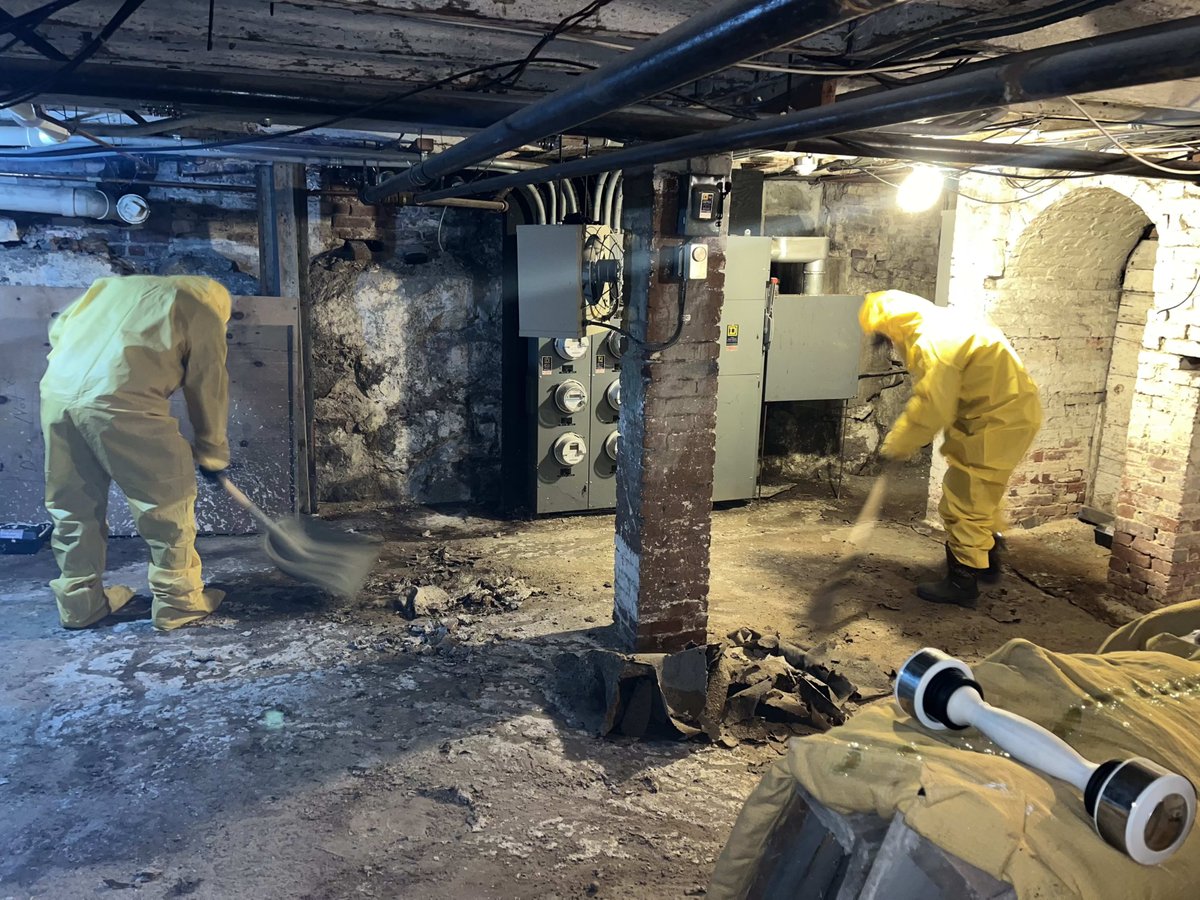SVMPSMN's tweet image. Cleaning up after disasters is what we do best.🛠️✨ Trust ServiceMaster to handle the mess and return your home to its former glory! 💪 #RestorationExperts #DisasterRecovery #ServiceMaster