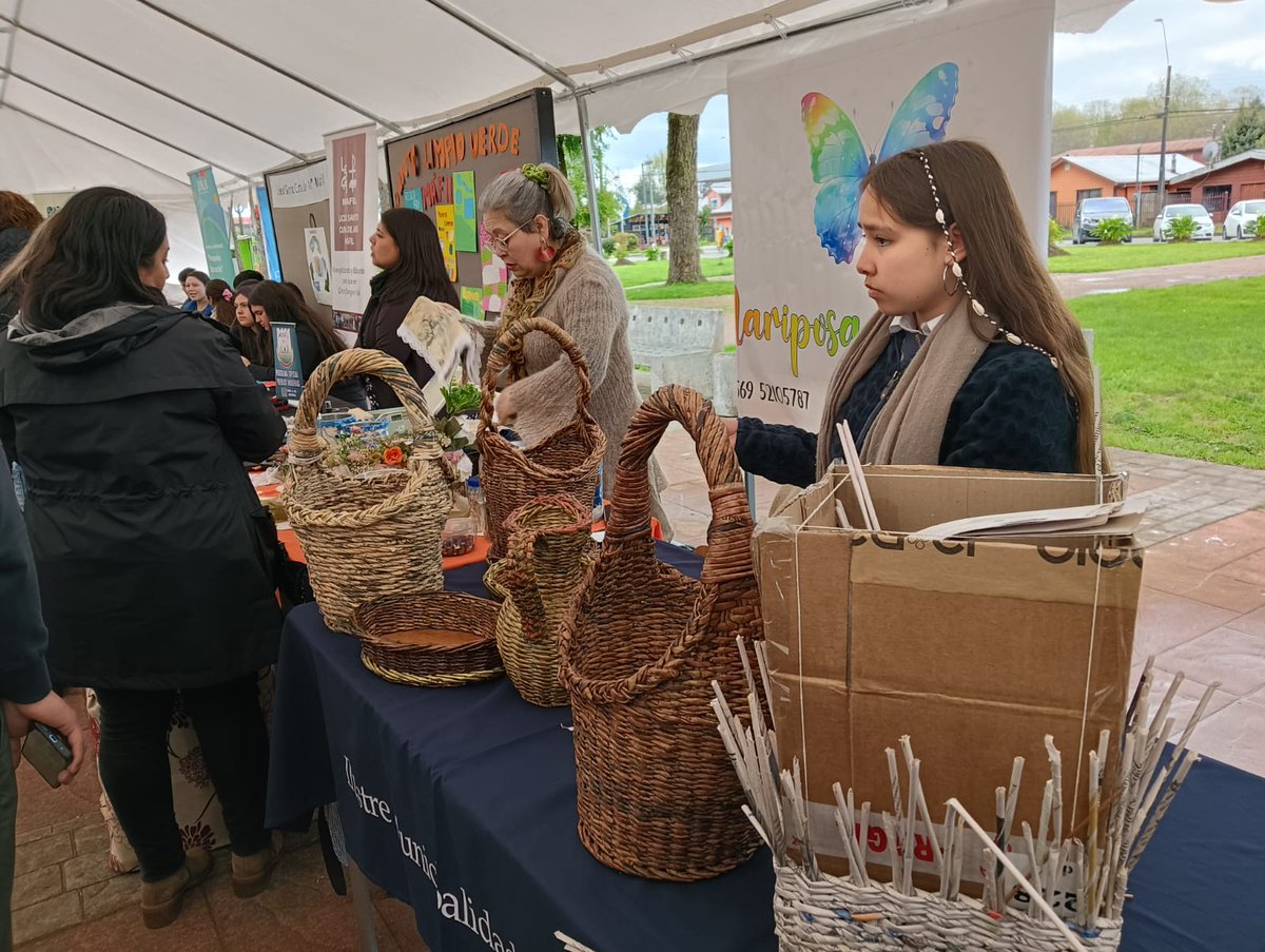 Hoy nuestra sala cuna y jardín infantil "Pequeños Abracitos" de #Máfil, participó en la Feria del Reciclaje organizada por la oficina de medio ambiente de la Municipalidad de Máfil. La actividad se enmarcó en el Día Nacional del Medio Ambiente, celebrado el 2 de octubre 💚.
