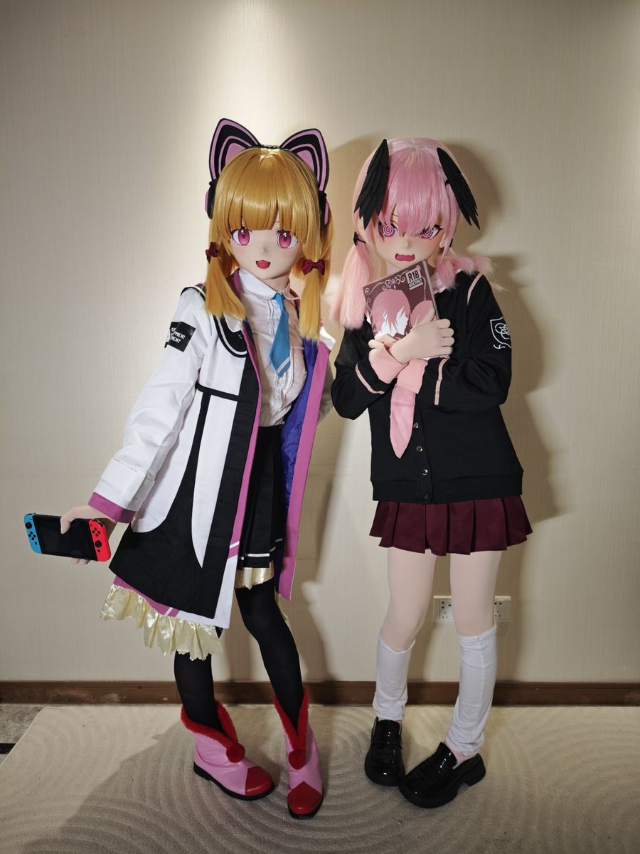 请选择你的阵营：
清水 or 烧鸡
小桃入替：<a href="/yaoli304/">丶妖璃</a> 
📷：<a href="/FengZhi_LQ/">风止灬群花落</a> 
#kigurumi #着ぐるみ   #才羽桃井 #才羽モモイ #下江コハル #碧蓝档案 #BlueArchive