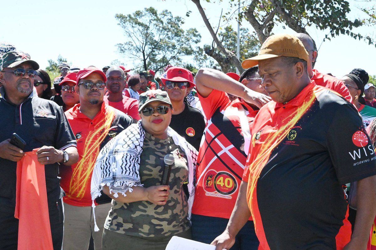 _cosatu's tweet photo. #Cosatu acknowledges all workers who came out to participate in the #WorldDayofDecentWork across nine provinces in more than 12 cities and towns
@CapricornFMNews https://t.co/uZ4dwrwPO8
