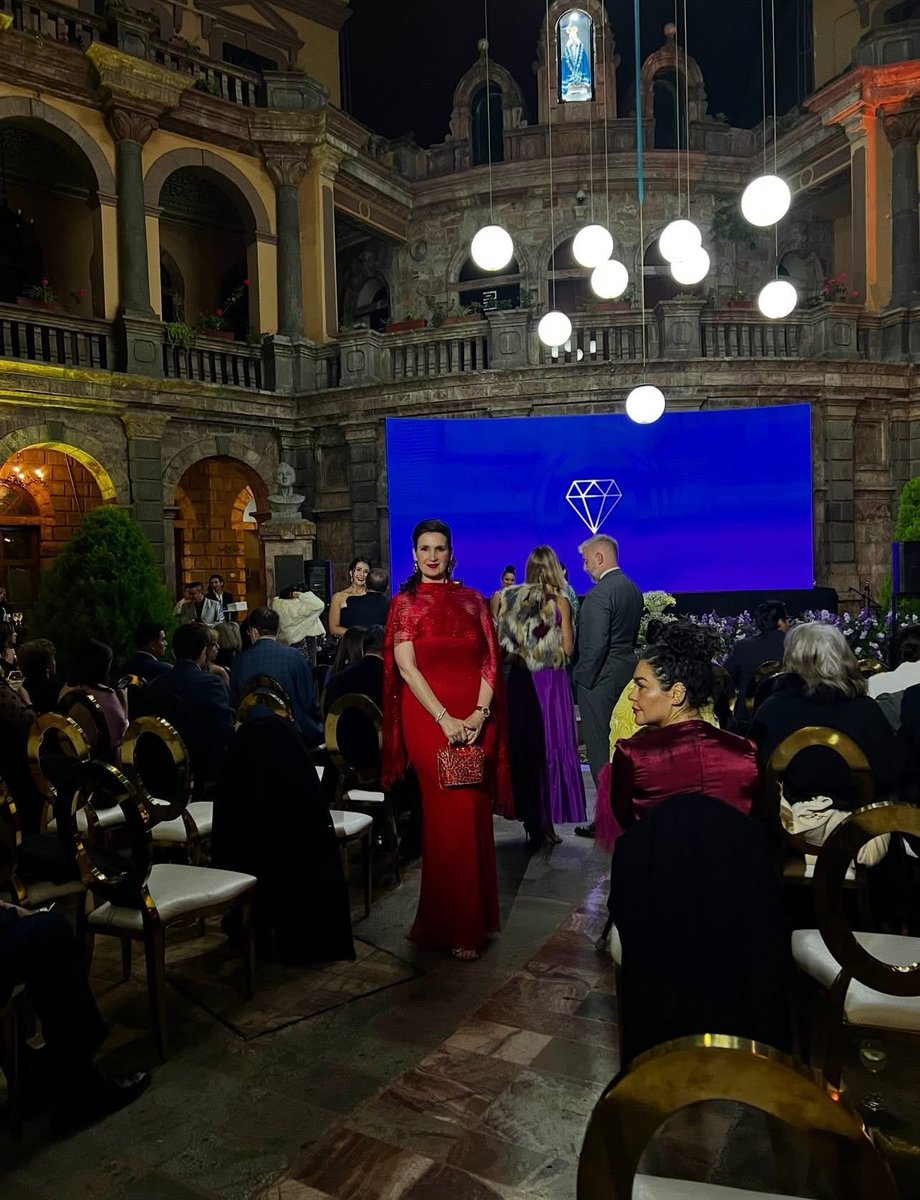 hmghoson's tweet image. Ready for the Award Gala Night at the beautiful historic Court of Justice in Cuenca, Ecuador.