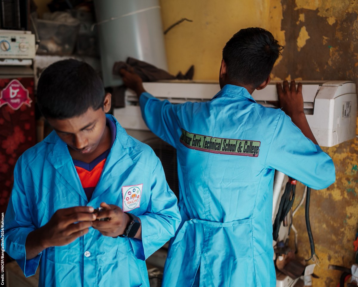 GPforEducation's tweet image. Education unlocks skills and skills unlock opportunities ✨

With support from GPE and @UNICEFBD, Bangladesh 🇧🇩 is expanding access to quality education - offering the first ever standardized pre-vocational courses in high-growth sectors.

#FundEducation #MultiplyPossibilities
