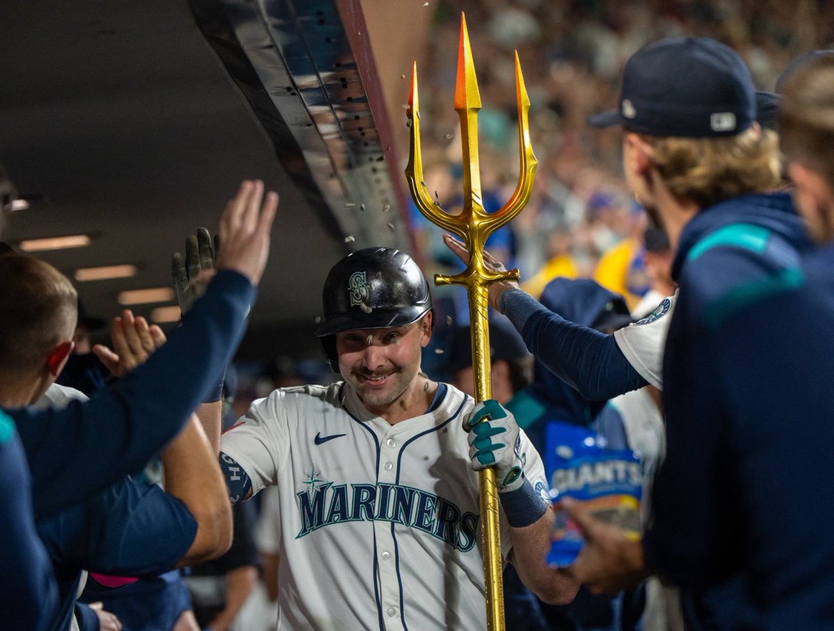 TheLineFather's tweet photo. ⚾️🚨MLB INSIGHT🚨⚾️
Game: MARINERS @ TIGERS
Play: TBD
Line movement: SEA opened at -135 and currently still sits at -135
Public:
🎟️61% bets on SEA
💰71% money on SEA
This is going to be a tight game, as my model has the slight edge to SEA. Yet, the bets and money both heavy on SEA and no line movement gives them (SEA) a little red flag for me👀 let’s see where this game slides the closer it gets to start time! 🫡
#gamblingX