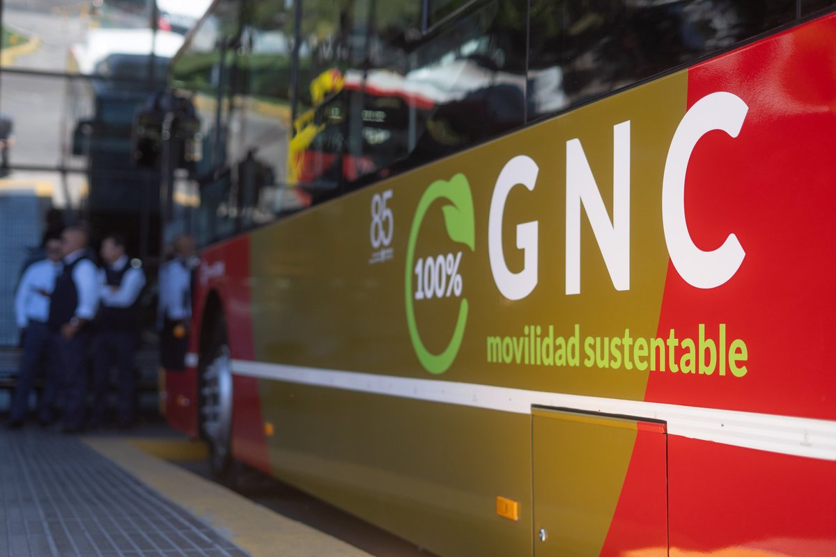 🚍 Mendoza avanza hacia un Transporte Público más sustentable. Las empresas privadas suman 16 unidades a GNC al Sistema de Transporte.
#EficienciaEnergética
#MovilidadSustentable
#GNC 
#Mendoza 
#TransportePúblico
