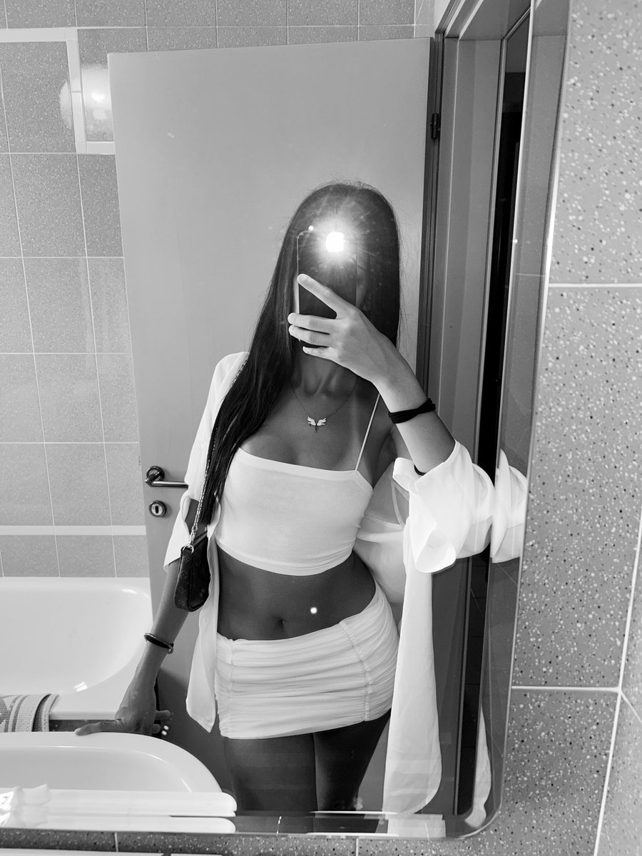 tchikit4's tweet image. completo usato 1 VOLTA