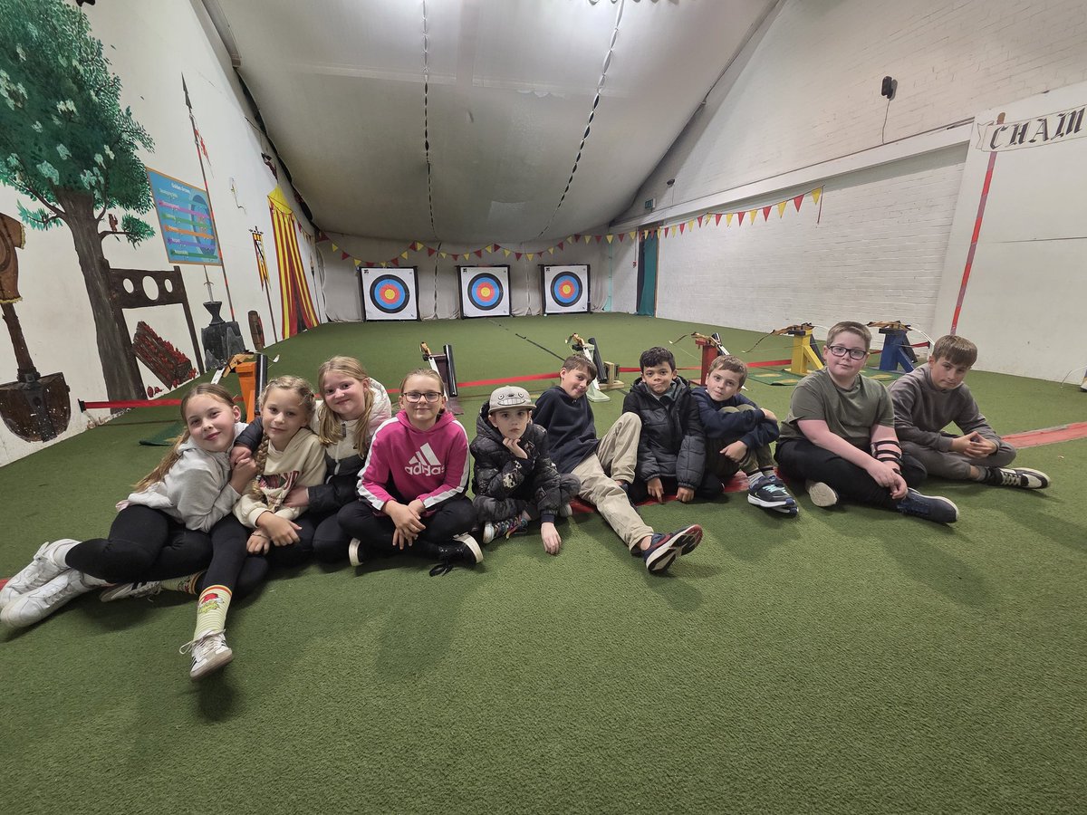 EastfieldPSHull's tweet photo. #TeamWave have had an amazing and busy second day. It'll soon be time for hot chocolate and ready for bed! @RealRobinwood https://t.co/zAR3CEB1cZ