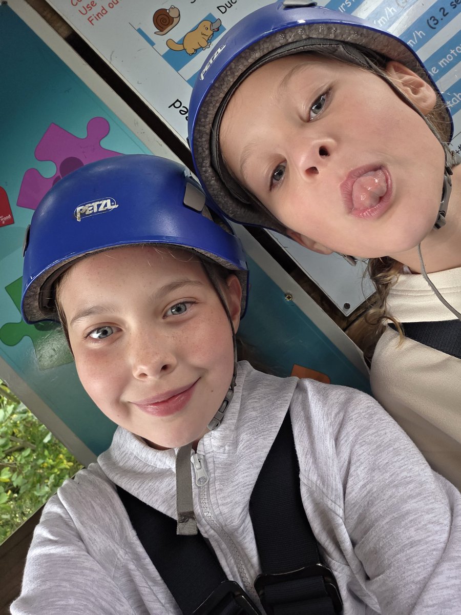 EastfieldPSHull's tweet photo. #TeamWave have had an amazing and busy second day. It'll soon be time for hot chocolate and ready for bed! @RealRobinwood https://t.co/zAR3CEB1cZ