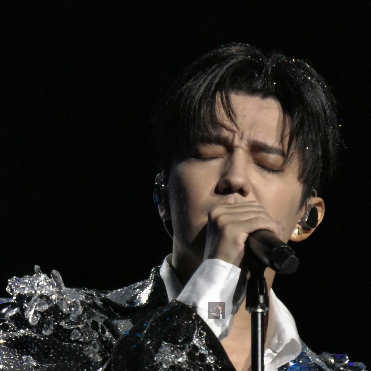 <a href="/Jen__S0/">Jen S ❤️ DQ</a> Grazie, Dimash, per la purezza della tua anima, per la gentilezza che porti!
CONCERT DIMASH MEXICO
#StrangerWorldTour
CONCERT DIMASH NEW YORK