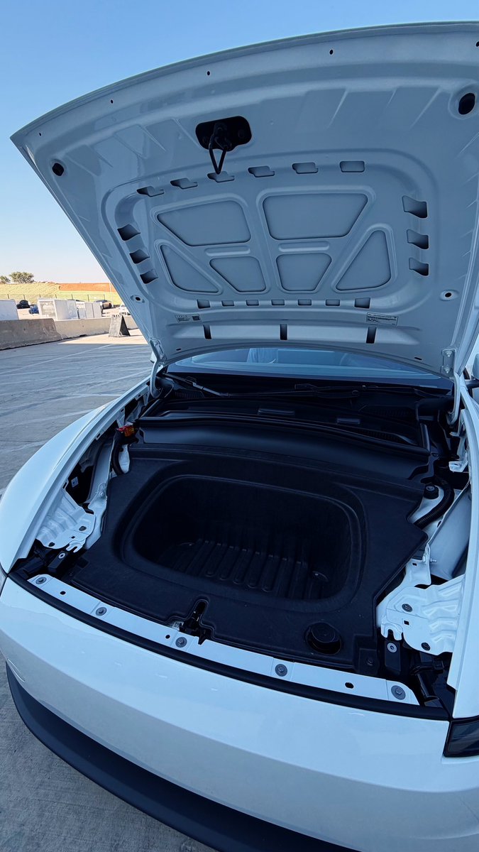 ItsKimJava's tweet image. Do you think the $40k price is fair for Model Y Standard given these changes?