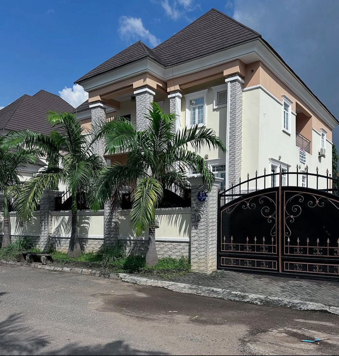 Vicestatenig's tweet image. New listing
5bedroom detached duplex with 2room bq for sale

Location: Karsana Abuja

Price: N500M

Follow and list your properties with us

Call or WhatsApp 08038300347

Don&apos;t forget to subscribe to our youtube channel @ vic-estate  lnkd.in/gZbYE2C

#investors #property